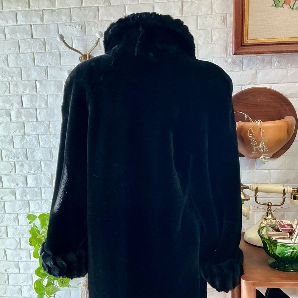 Vintage Black Old Money Faux Fur Coat Jacket Oversized Long Bell Sleeve Mob Wife - Picture 9 of 13